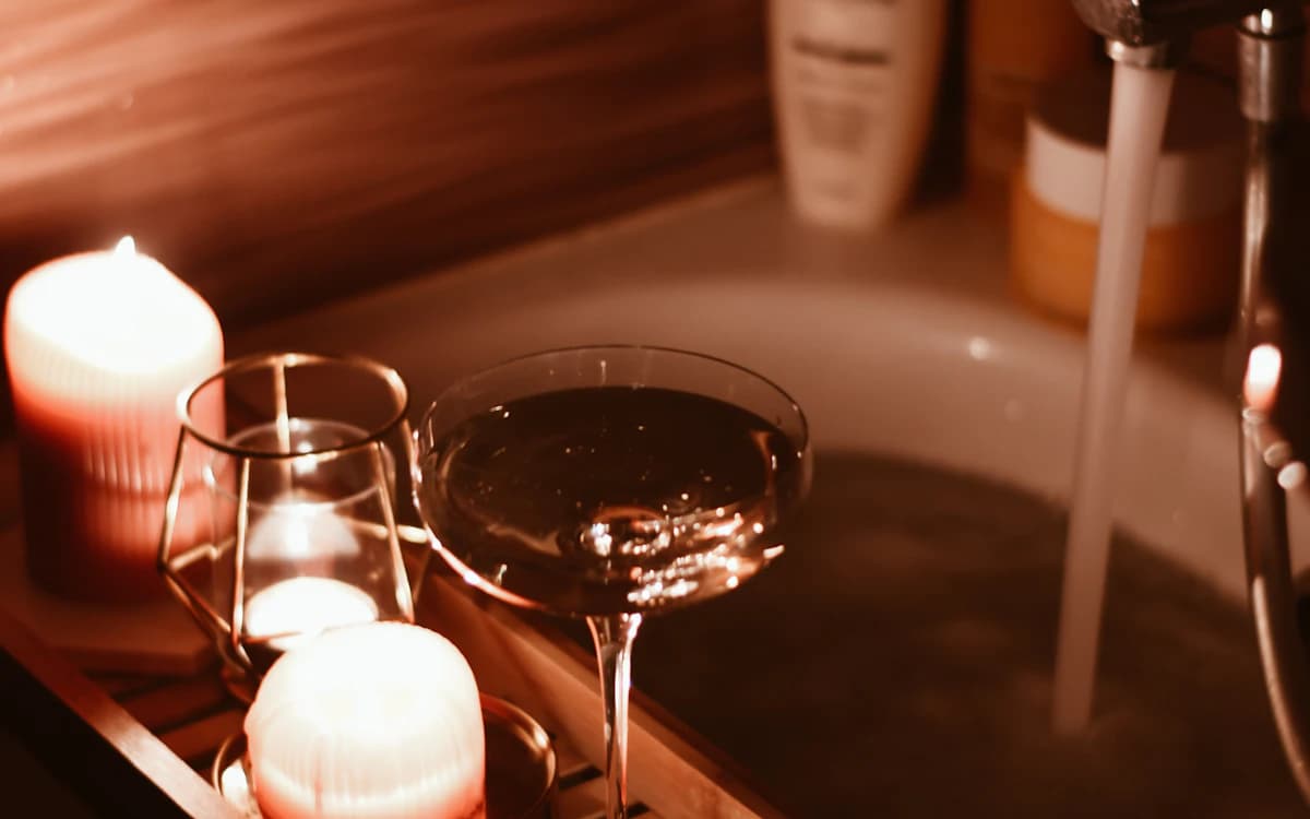 Suasana spa yang menenangkan dengan aromaterapi untuk meredakan stres
